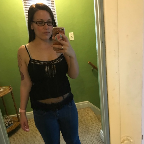 ❣️🌺🆕Adorable Black Tank Top 🆕🌺❣️ - Picture 6 of 7